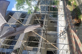 屏東系統鷹架搭建於高樓層建築外牆