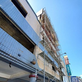 台南鷹架工程公司自有工班合影