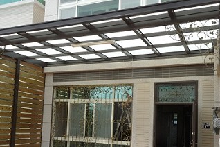 鋁合金玻璃採光罩輕量化骨架，表面處理精緻
